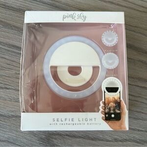 ✨NIB NEW✨ PINK SKY SELFIE LIGHT 💡 clip on